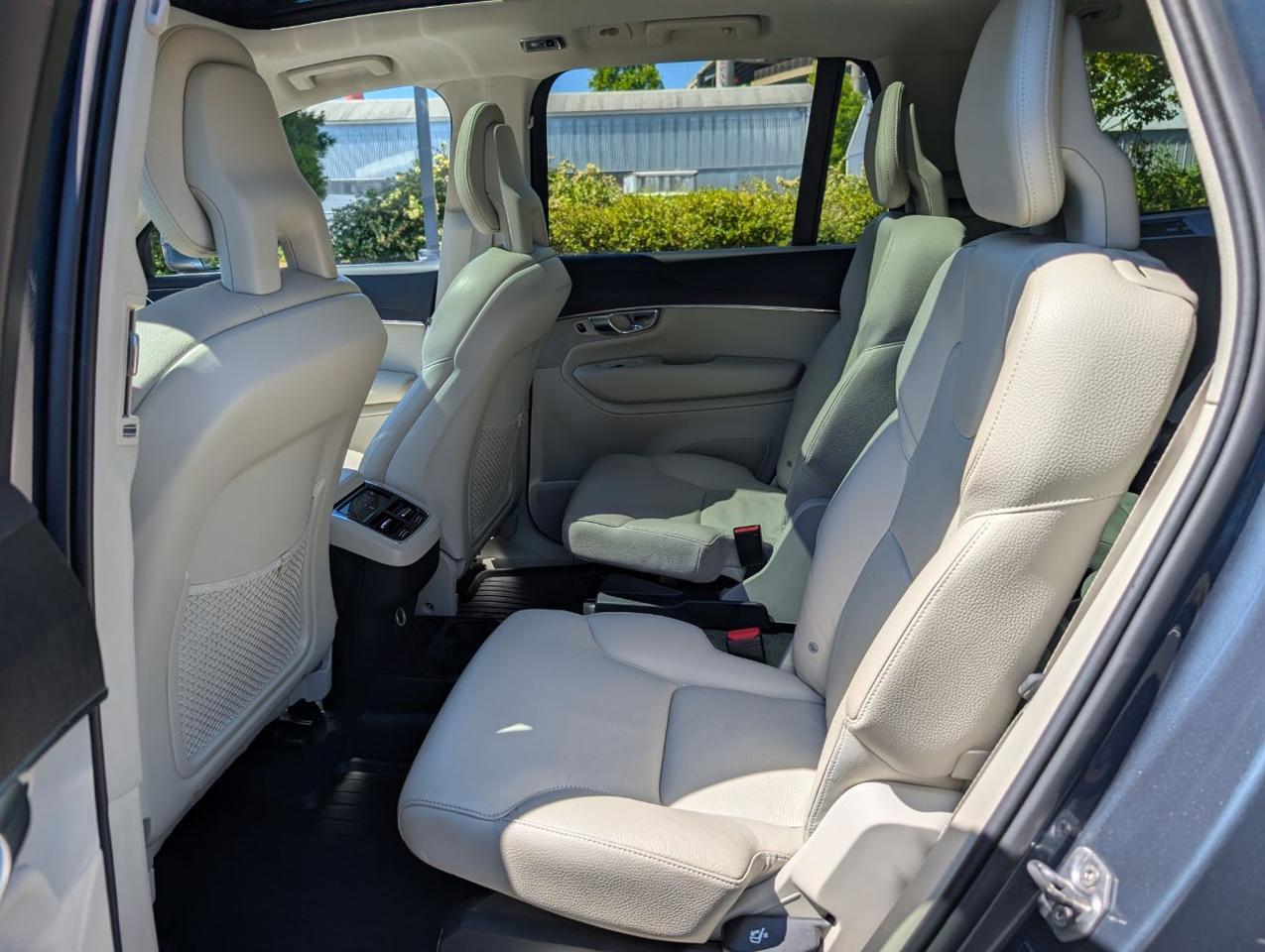 2020 Volvo XC90 T6 AWD Momentum 6-Pass Center Walk | High Performance Audio, Pilot Assist, 360 Cam & 4 Heated Seats Portland OR