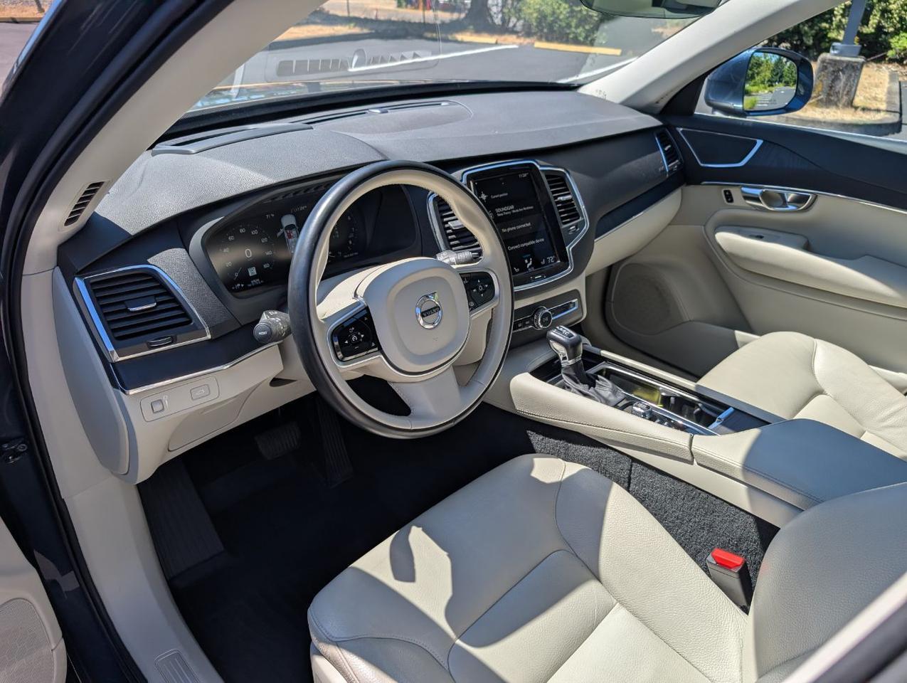 2020 Volvo XC90 T6 AWD Momentum 6-Pass Center Walk | High Performance Audio, Pilot Assist, 360 Cam & 4 Heated Seats Portland OR