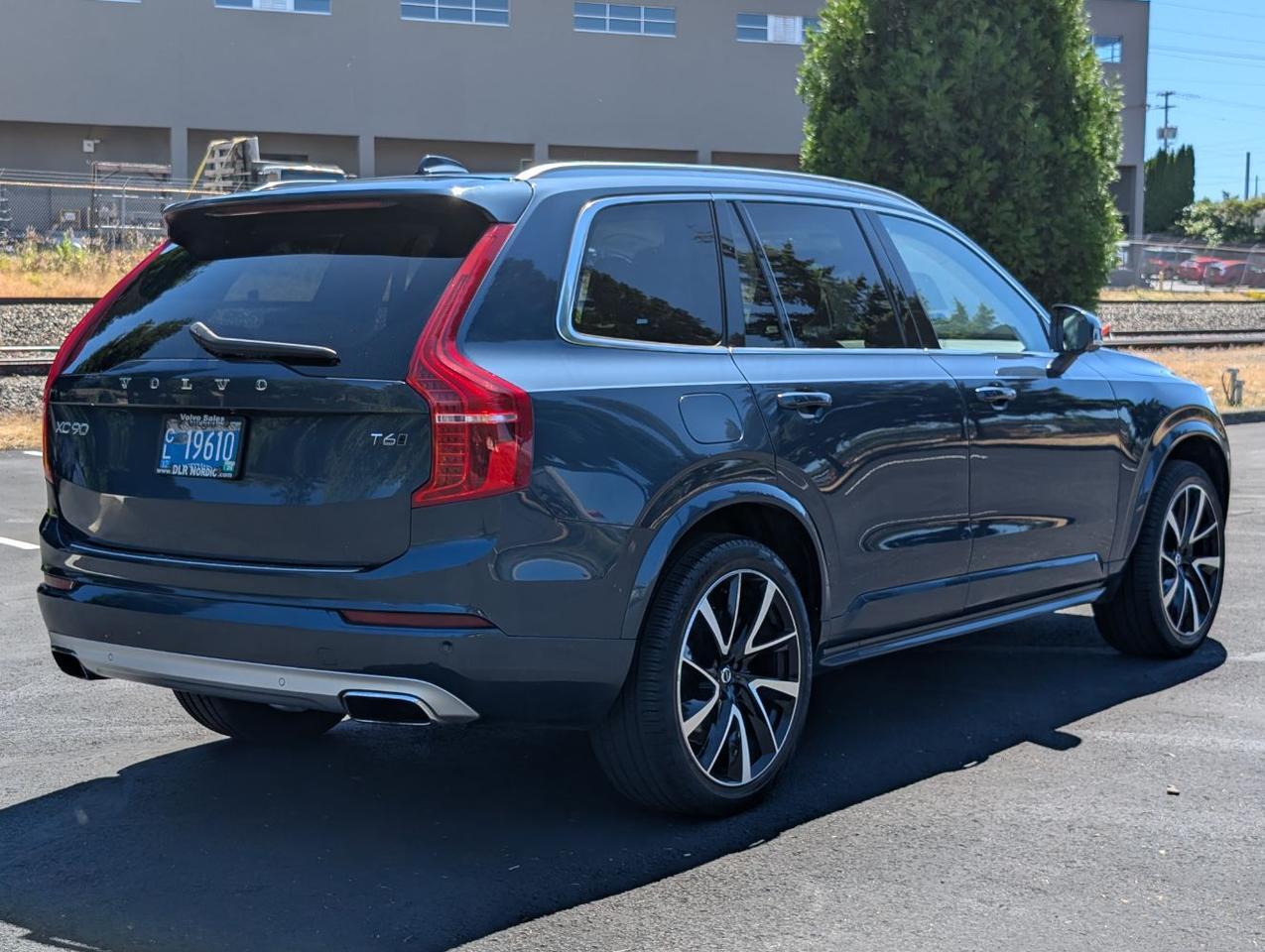2020 Volvo XC90 T6 AWD Momentum 6-Pass Center Walk | High Performance Audio, Pilot Assist, 360 Cam & 4 Heated Seats Portland OR