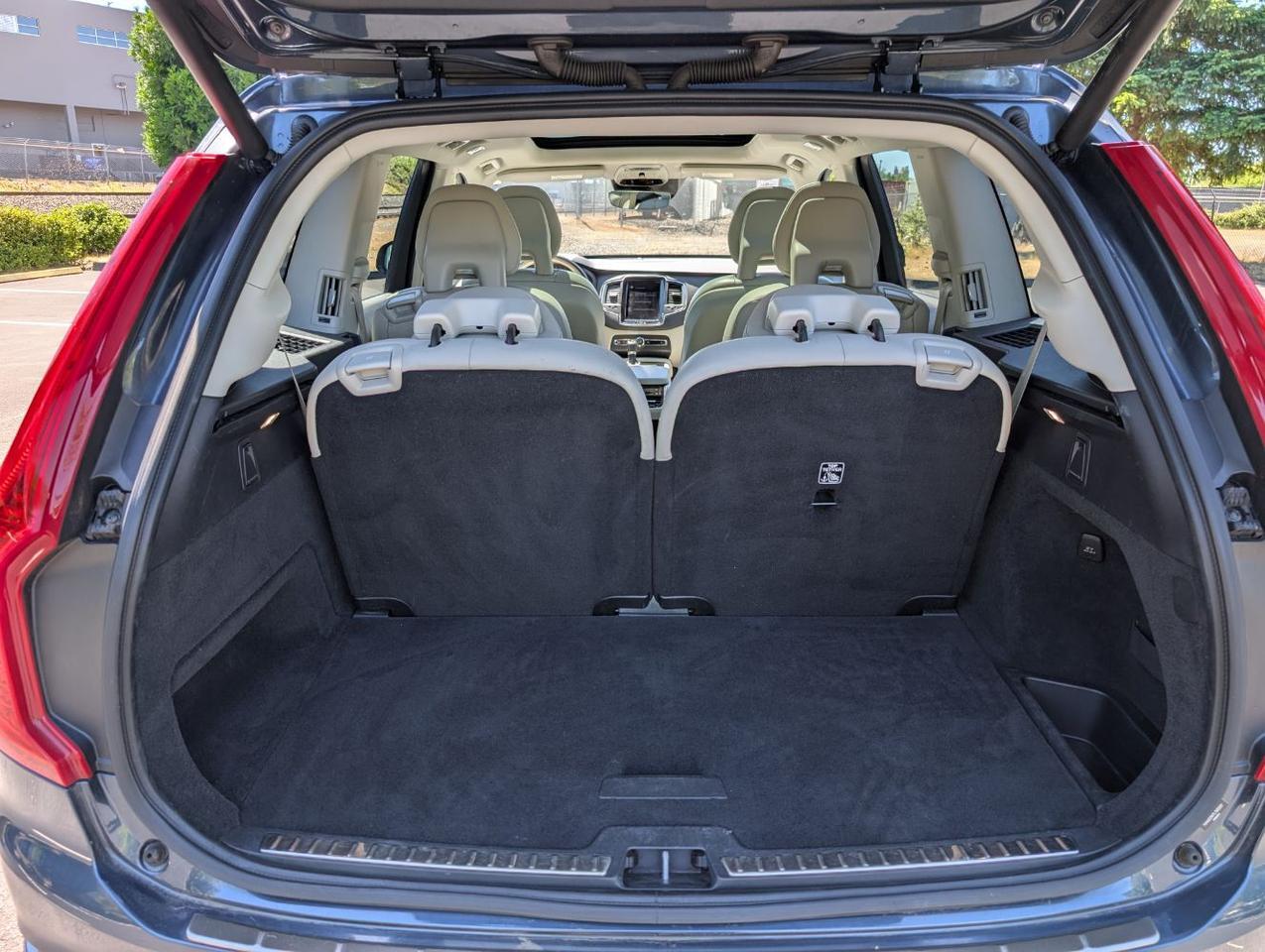 2020 Volvo XC90 T6 AWD Momentum 6-Pass Center Walk | High Performance Audio, Pilot Assist, 360 Cam & 4 Heated Seats Portland OR