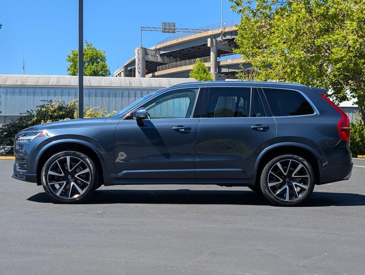 2020 Volvo XC90 T6 AWD Momentum 6-Pass Center Walk | High Performance Audio, Pilot Assist, 360 Cam & 4 Heated Seats Portland OR