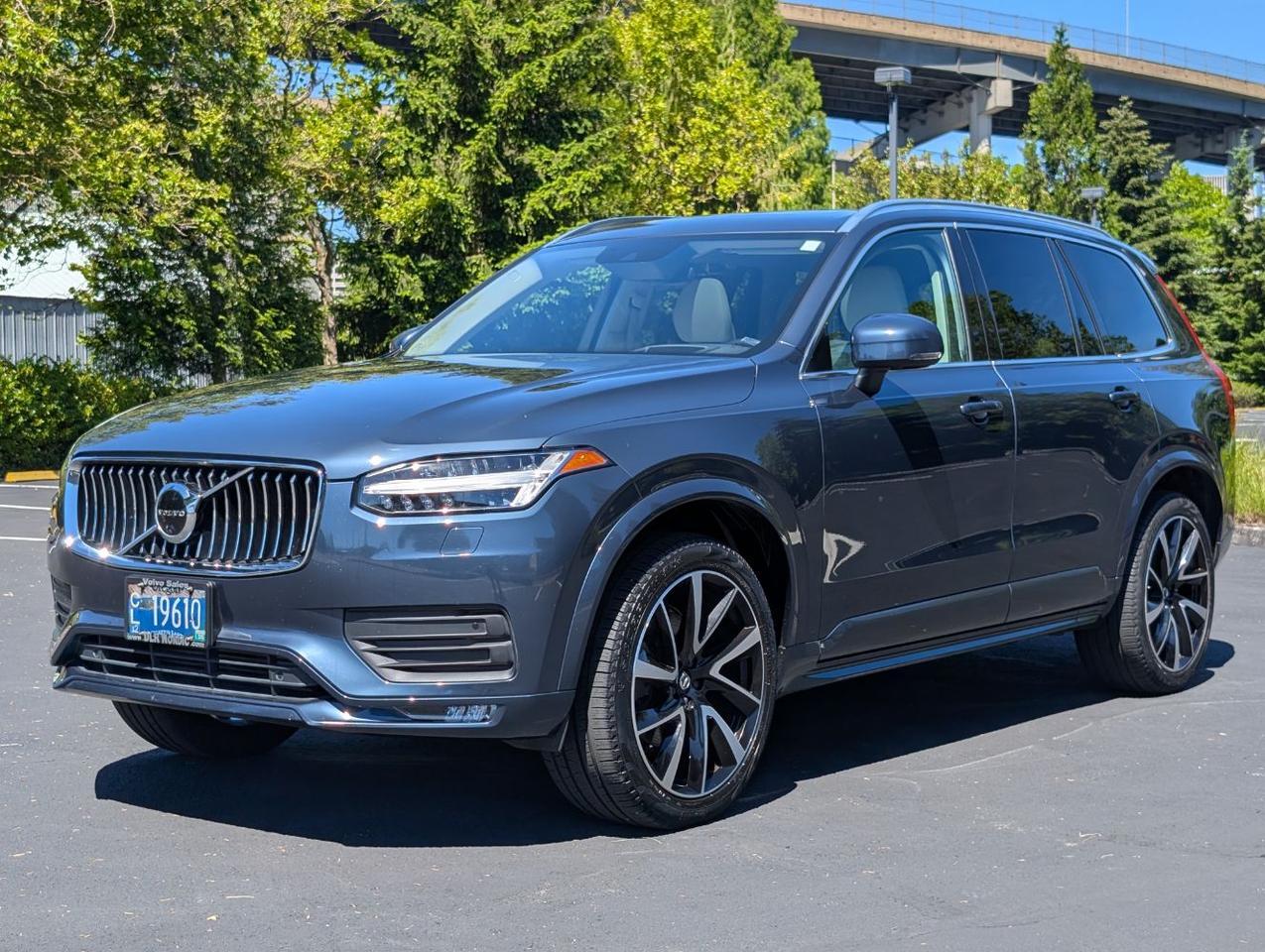 2020 Volvo XC90 T6 AWD Momentum 6-Pass Center Walk | High Performance Audio, Pilot Assist, 360 Cam & 4 Heated Seats Portland OR