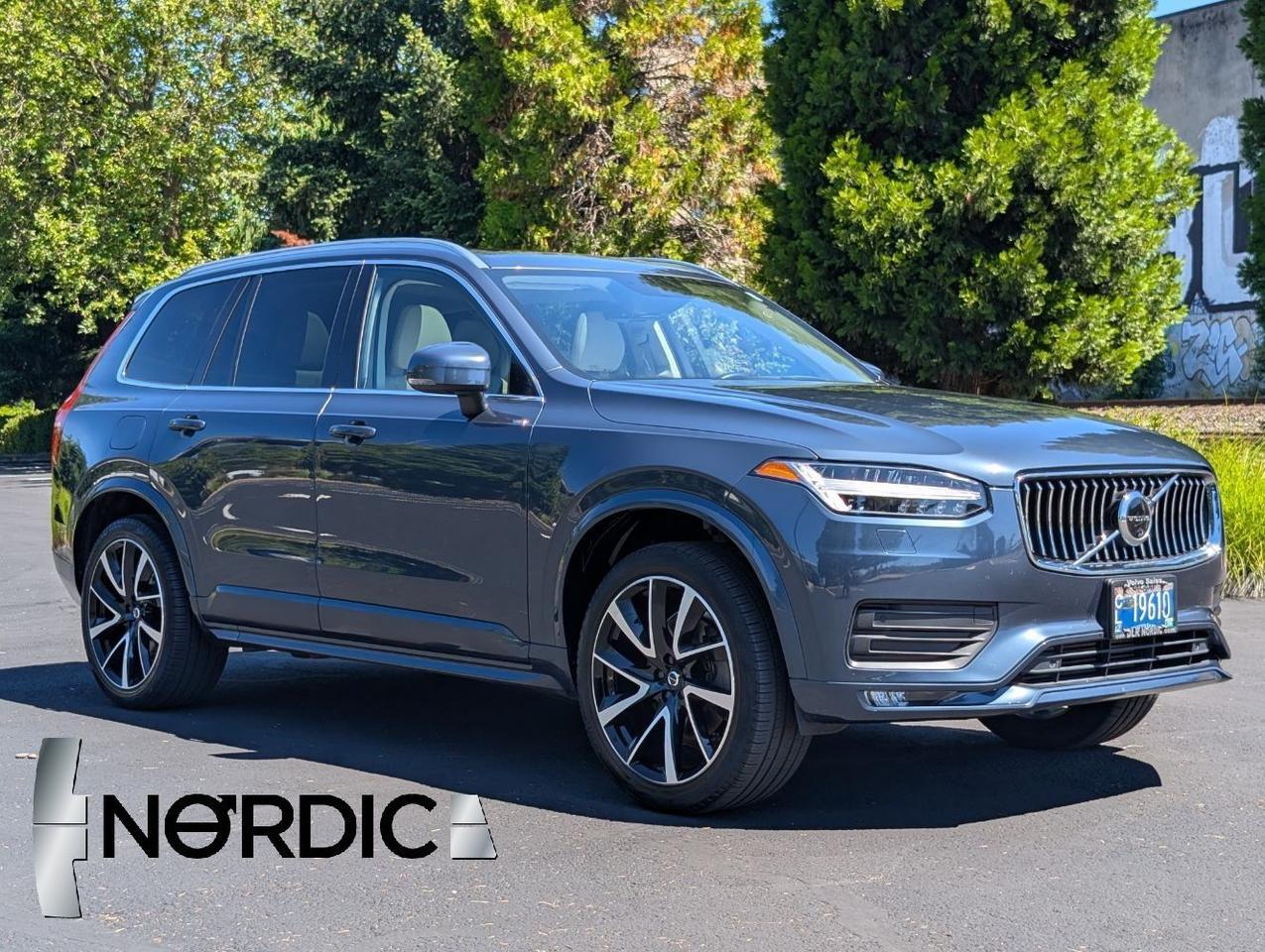 2020 Volvo XC90 T6 AWD Momentum 6-Pass Center Walk | High Performance Audio, Pilot Assist, 360 Cam & 4 Heated Seats