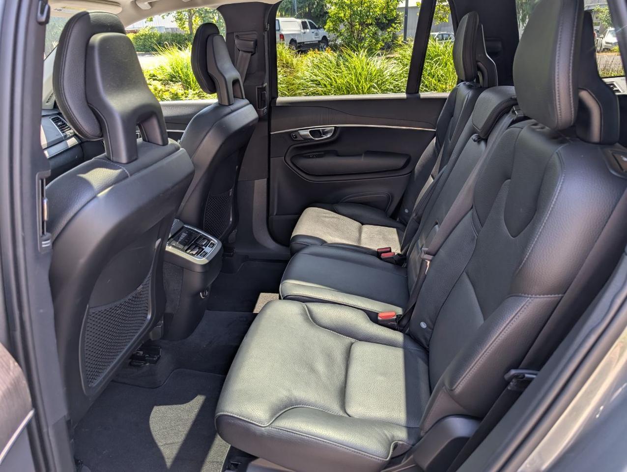 2020 Volvo XC90 T6 AWD Momentum w/High Performance Audio, Pilot Assist, 360 Cam, Head Up Disp, 4 Htd Seats & Wheel Portland OR