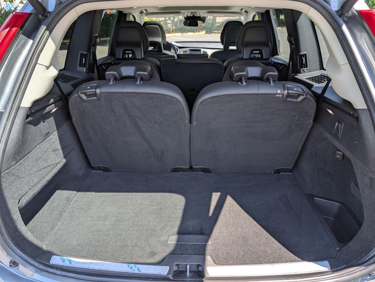 2020 Volvo XC90 T6 AWD Momentum w/High Performance Audio, Pilot Assist, 360 Cam, Head Up Disp, 4 Htd Seats & Wheel Portland OR