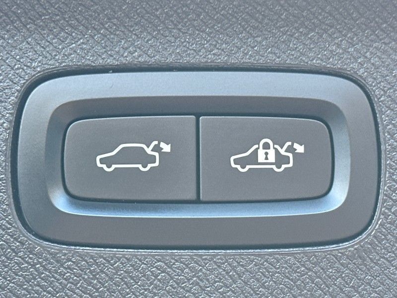 2020 Volvo XC90 T6 Momentum Worcester MA