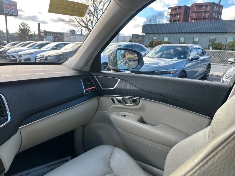 2020 Volvo XC90 T6 Momentum Worcester MA 2020 Volvo XC90 T6 Momentum Worcester MA