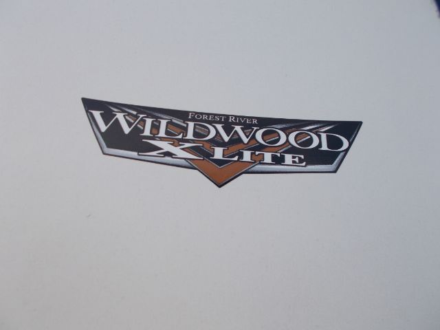 2020 WILDWOOD 241QBXL 241QBXL