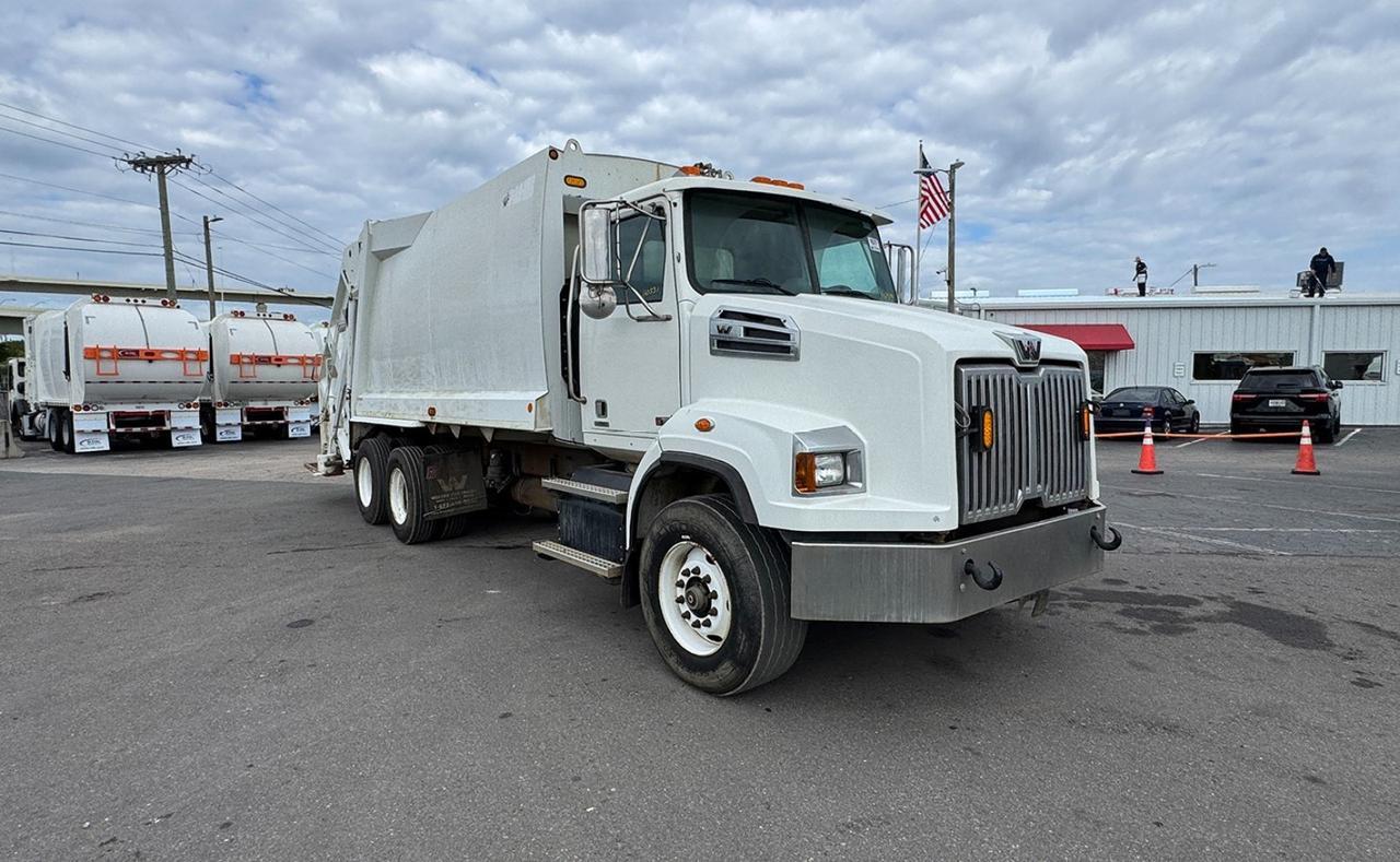 2020 Western Star 4700SB