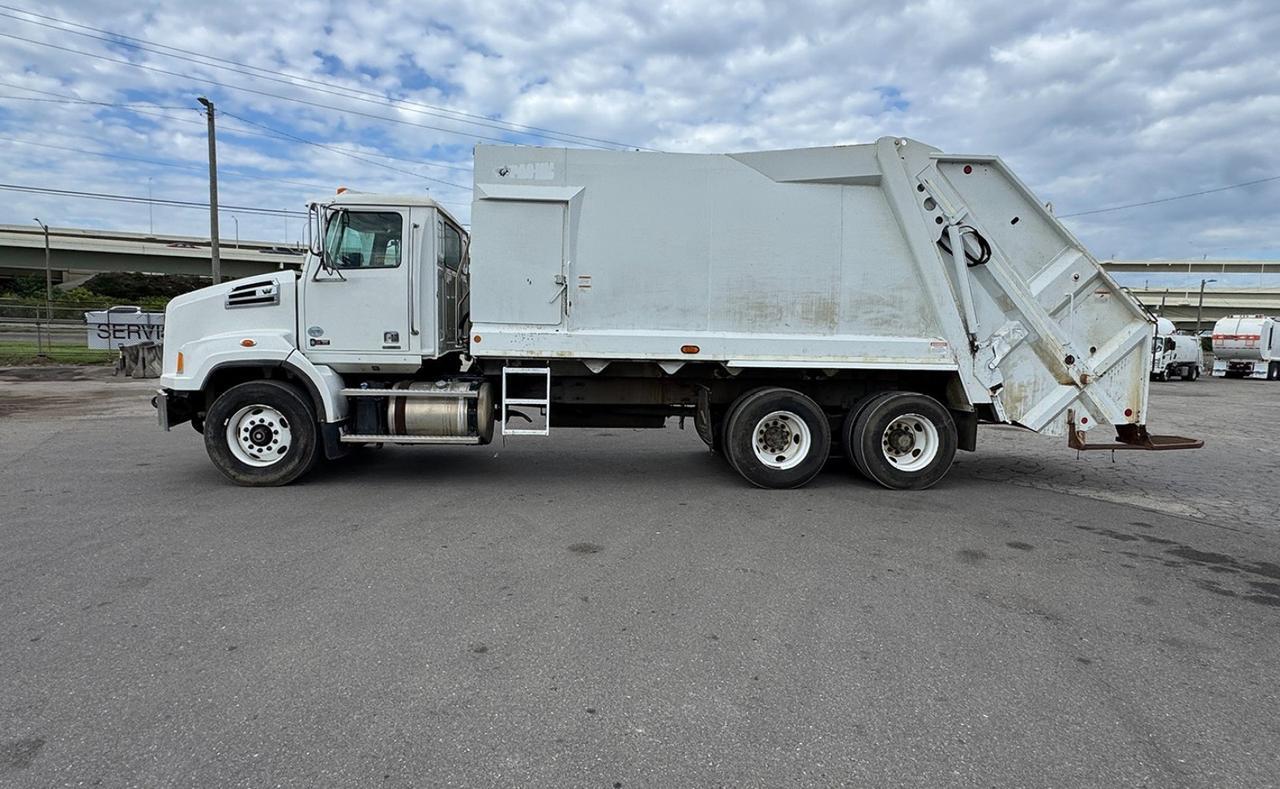 2020 Western Star 4700SB 25 yard Pac-Mac Rear Loader Garbage Truck Tampa FL