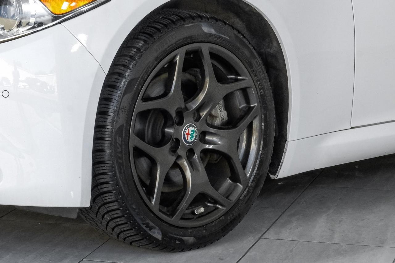 2021 Alfa Romeo Giulia Ti AWD AUTOMATIC NAVIGATION SUNROOF LEATHER HEATED SEATS REAR CA Carrollton TX