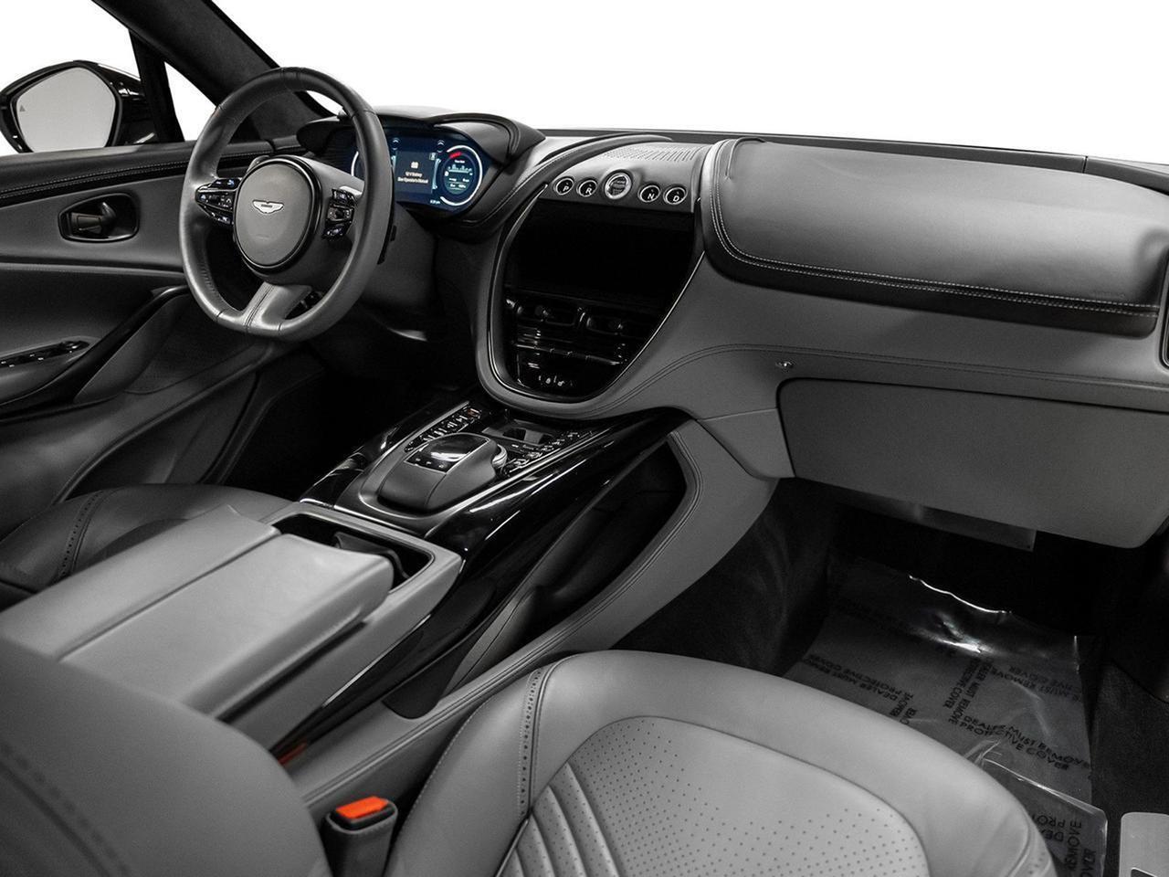 2021 Aston Martin DBX Base