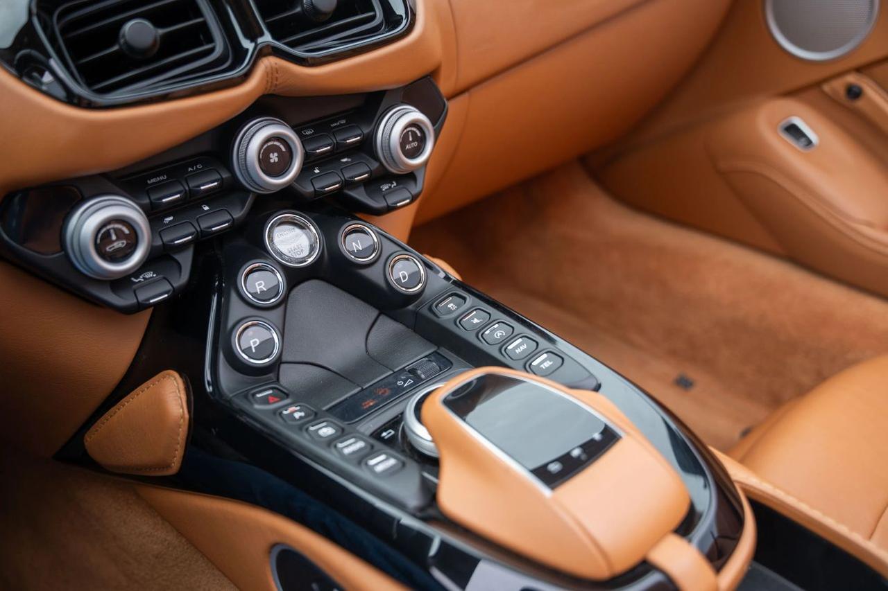 2021 Aston Martin Vantage Roadster Coupe 2D St. Louis MO