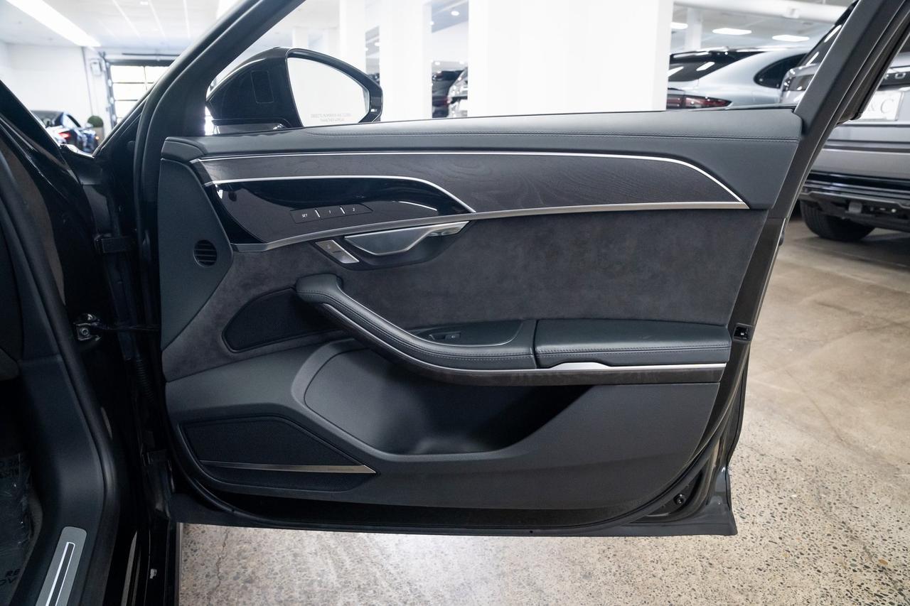 2021 Audi A8 4.0 Vented Seats Luxury Package Black Optic Package Portland OR