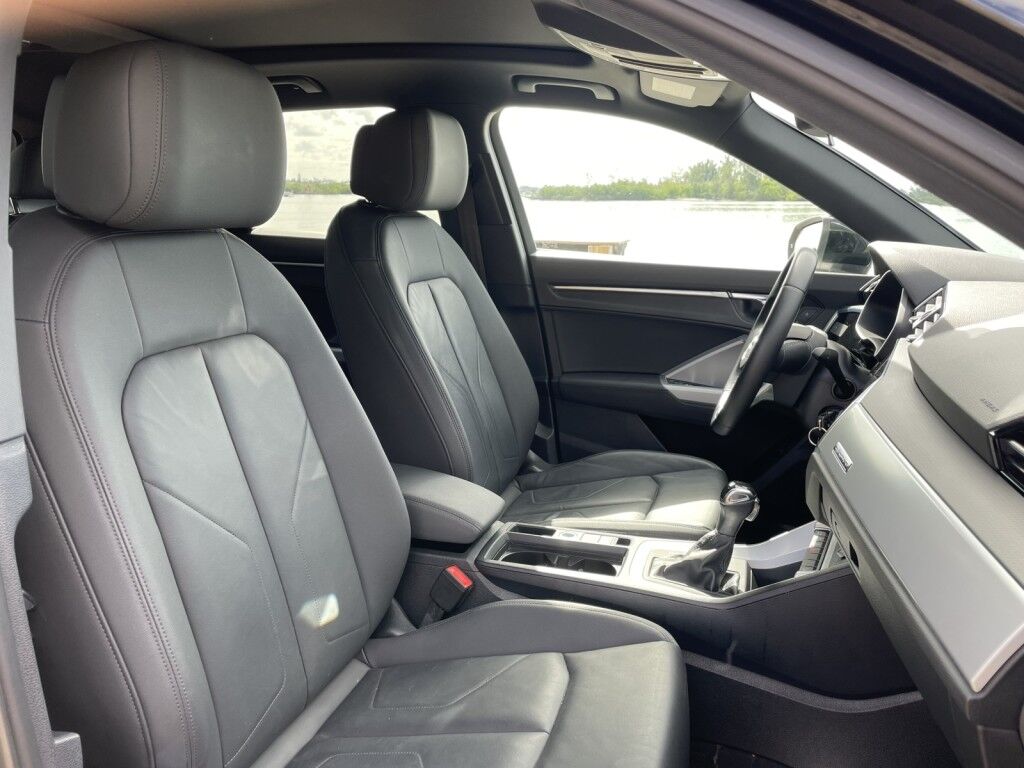 2021 Audi Q3 PREMIUM~CLEAN CARFAX~EXCELLENT CONDITION~ALUMINUM ROOF RAILS~APPROACH LIGHTS~BLIND SPOT WARNING~ELECTRONIC BRAKING SYSTEM~LEATHER SEATS~PANORAMIC MOONROOF / SUNROOF Sarasota FL