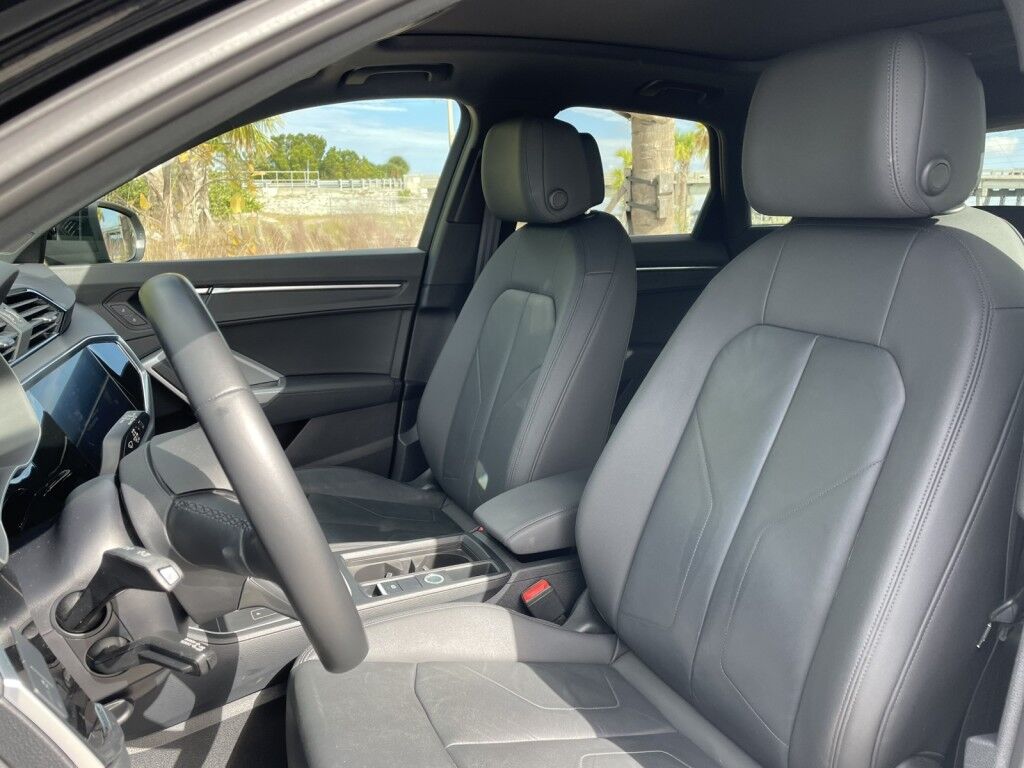 2021 Audi Q3 PREMIUM~CLEAN CARFAX~EXCELLENT CONDITION~ALUMINUM ROOF RAILS~APPROACH LIGHTS~BLIND SPOT WARNING~ELECTRONIC BRAKING SYSTEM~LEATHER SEATS~PANORAMIC MOONROOF / SUNROOF