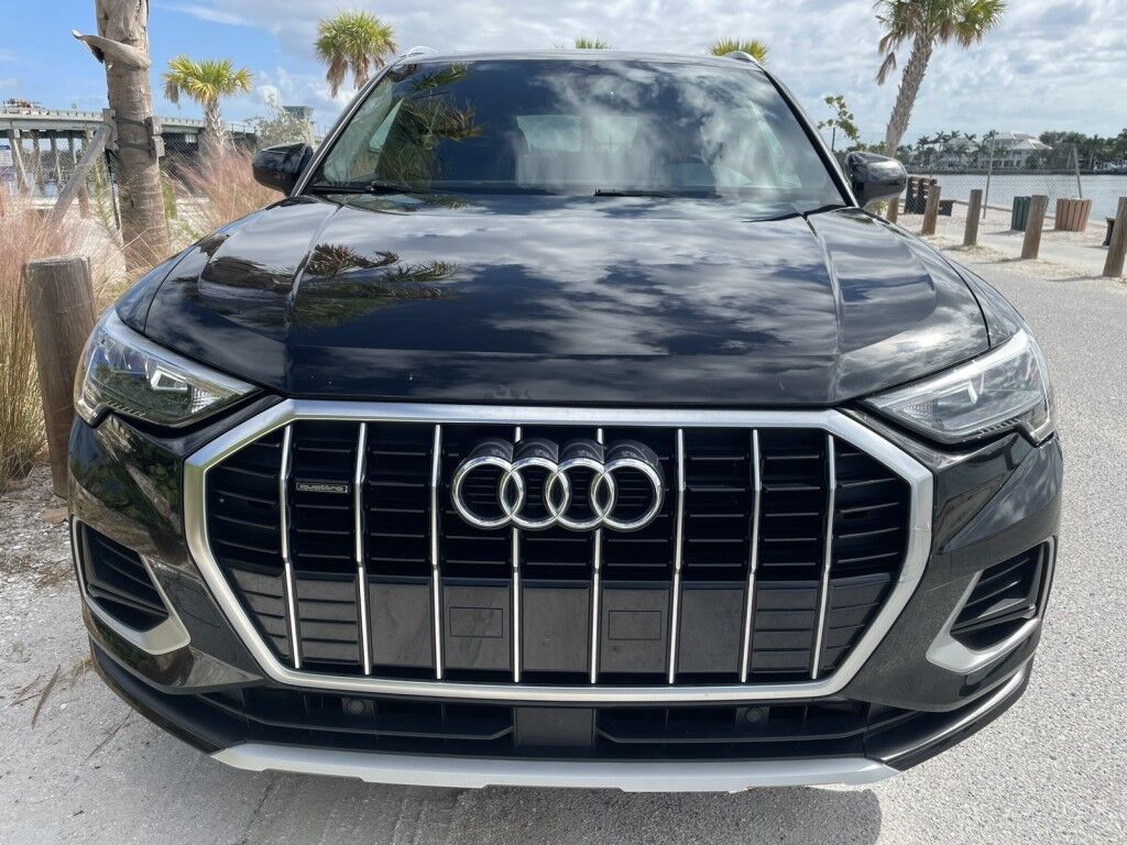 2021 Audi Q3 PREMIUM~CLEAN CARFAX~EXCELLENT CONDITION~ALUMINUM ROOF RAILS~APPROACH LIGHTS~BLIND SPOT WARNING~ELECTRONIC BRAKING SYSTEM~LEATHER SEATS~PANORAMIC MOONROOF / SUNROOF Sarasota FL