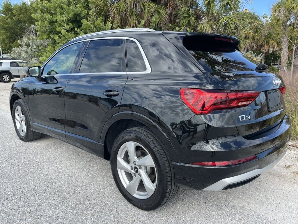 2021 Audi Q3 PREMIUM~CLEAN CARFAX~EXCELLENT CONDITION~ALUMINUM ROOF RAILS~APPROACH LIGHTS~BLIND SPOT WARNING~ELECTRONIC BRAKING SYSTEM~LEATHER SEATS~PANORAMIC MOONROOF / SUNROOF Sarasota FL