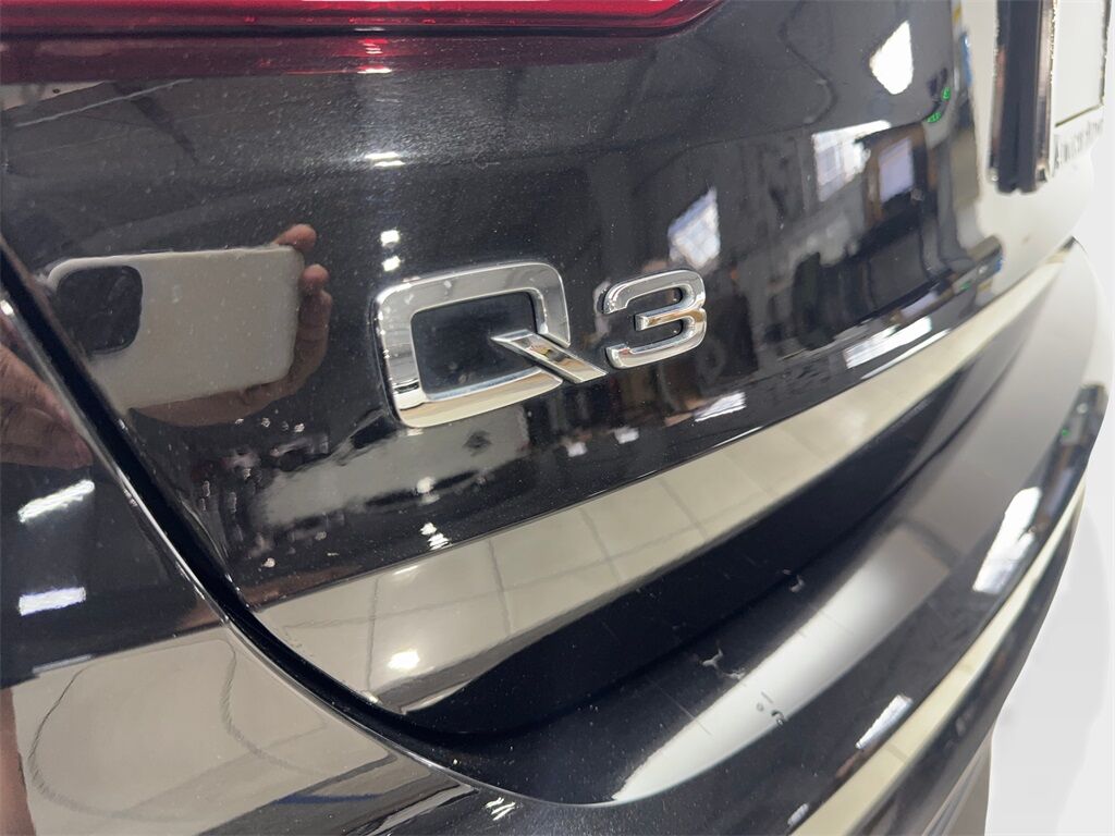 2021 Audi Q3 Premium CAM,PANO,HTD STS,BLIND SPOT,18&quot; WLS Irving TX