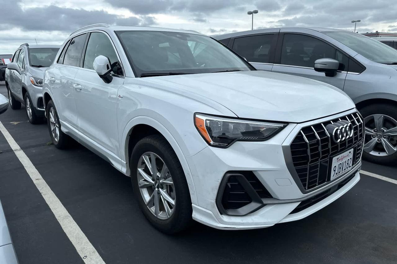 2021 Audi Q3 S line Premium