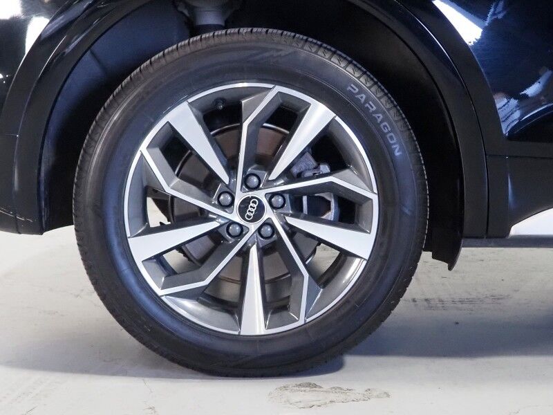 2021 Audi Q5 Premium Plus 45 TFSI Quattro *VIRTUAL COCKPIT, ADAPTIVE CRUISE, SAFETY ALERTS, 360 VIEW CAMERAS, COLOR TOUCHSCREEN, PANORAMA MOONROOF, LEATHER, HEATED SEATS/STEERING, POWER LIFTGATE, ADVANCED KEY, WIRELESS CHARGING, APPLE CARPLAY Round Rock TX