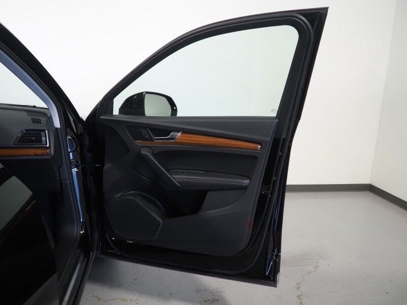 2021 Audi Q5 Premium Plus 45 TFSI Quattro *VIRTUAL COCKPIT, ADAPTIVE CRUISE, SAFETY ALERTS, 360 VIEW CAMERAS, COLOR TOUCHSCREEN, PANORAMA MOONROOF, LEATHER, HEATED SEATS/STEERING, POWER LIFTGATE, ADVANCED KEY, WIRELESS CHARGING, APPLE CARPLAY Round Rock TX