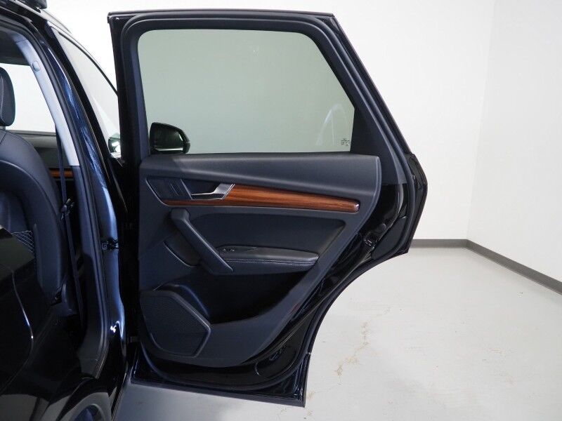 2021 Audi Q5 Premium Plus 45 TFSI Quattro *VIRTUAL COCKPIT, ADAPTIVE CRUISE, SAFETY ALERTS, 360 VIEW CAMERAS, COLOR TOUCHSCREEN, PANORAMA MOONROOF, LEATHER, HEATED SEATS/STEERING, POWER LIFTGATE, ADVANCED KEY, WIRELESS CHARGING, APPLE CARPLAY Round Rock TX