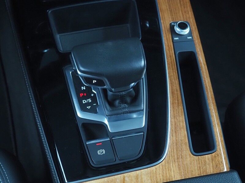 2021 Audi Q5 Premium Plus 45 TFSI Quattro *VIRTUAL COCKPIT, ADAPTIVE CRUISE, SAFETY ALERTS, 360 VIEW CAMERAS, COLOR TOUCHSCREEN, PANORAMA MOONROOF, LEATHER, HEATED SEATS/STEERING, POWER LIFTGATE, ADVANCED KEY, WIRELESS CHARGING, APPLE CARPLAY Round Rock TX