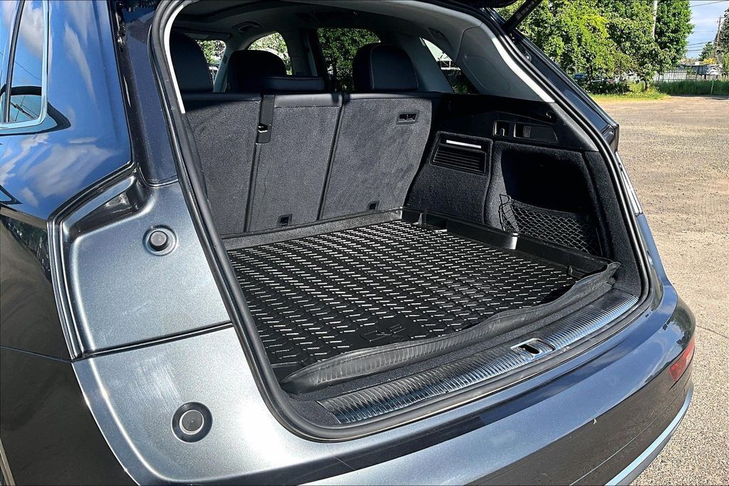 2021 Audi Q5 e 55 Premium OR