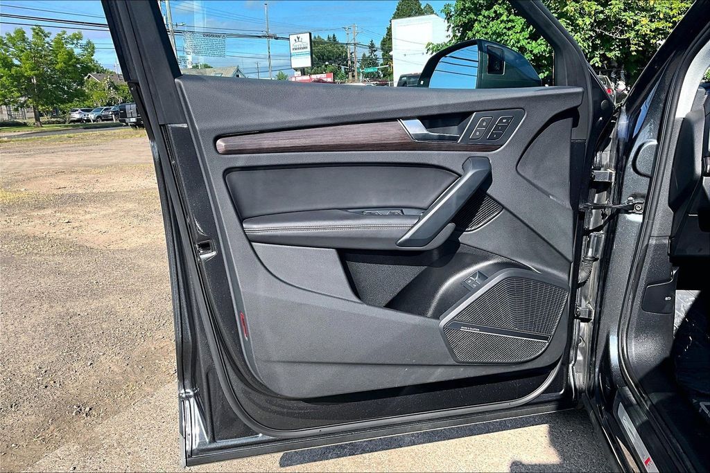 2021 Audi Q5 e 55 Premium OR