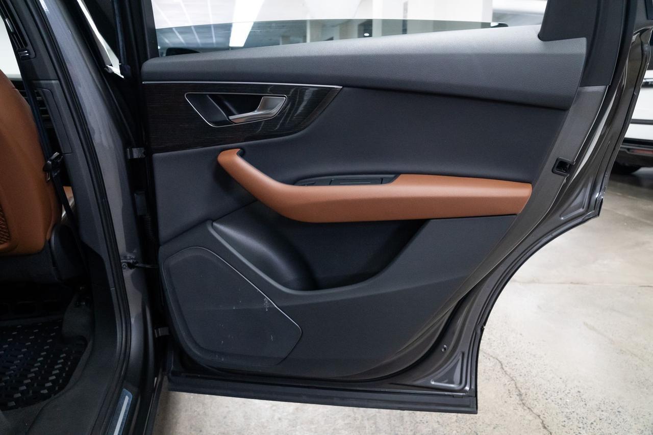 2021 Audi Q7 55 Premium quattro Audi Virtual Cockpit Panoramic Roof Portland OR