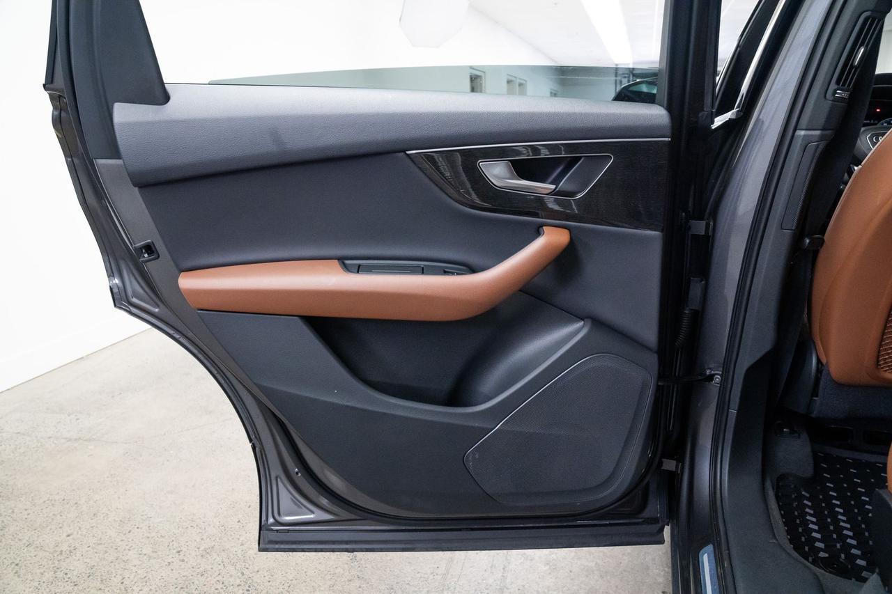 2021 Audi Q7 55 Premium quattro Audi Virtual Cockpit Panoramic Roof Portland OR