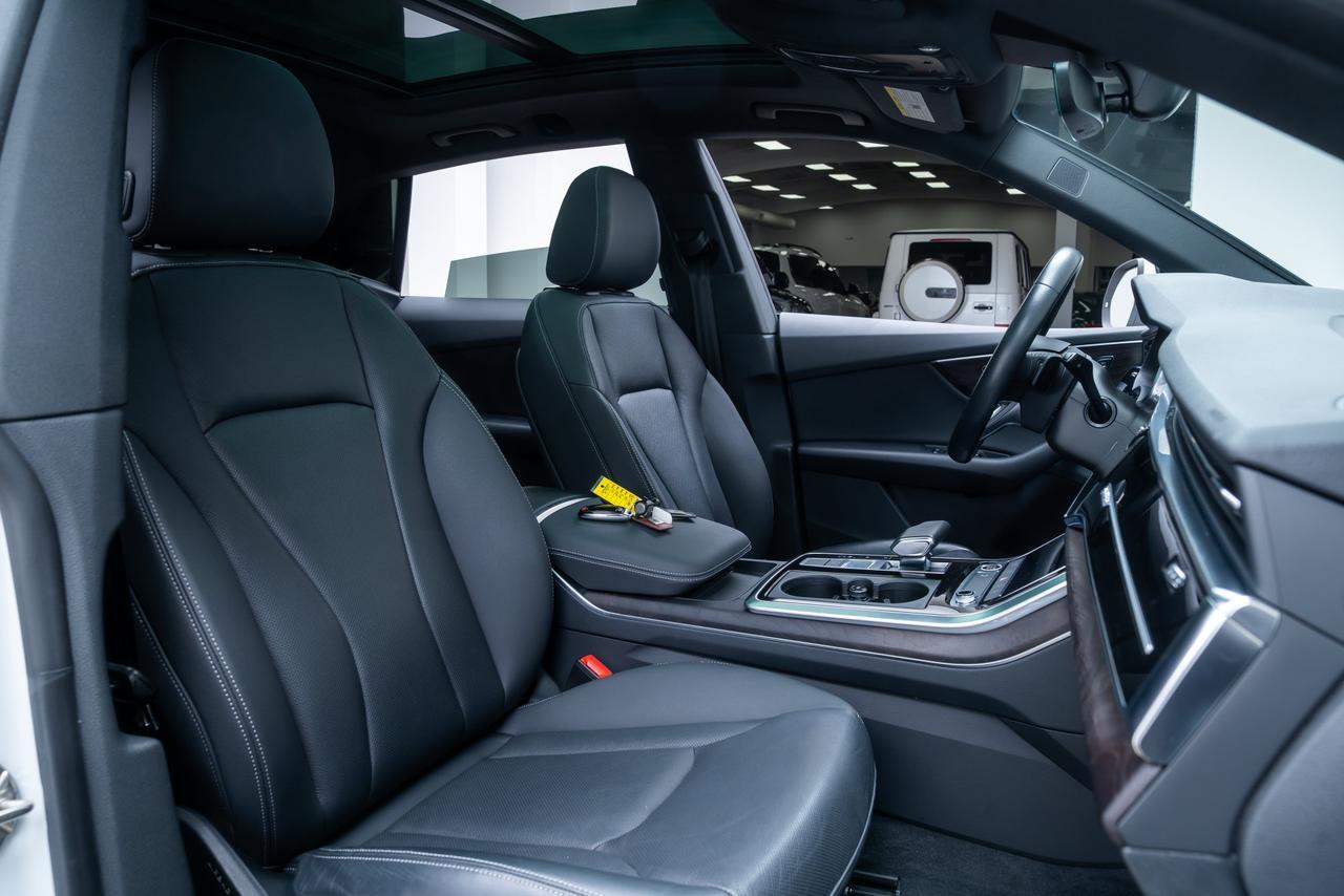 2021 Audi Q8 55 Premium Plus 1-Owner / Executive Package Portland OR