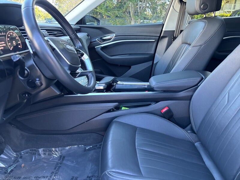 2021 Audi e-tron Premium AWD w/CONVENIENCE PLUS PKG. Seffner FL