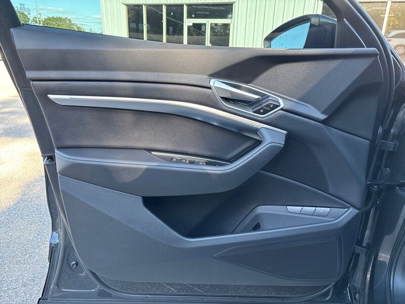 2021 Audi e-tron Premium AWD w/CONVENIENCE PLUS PKG. Seffner FL