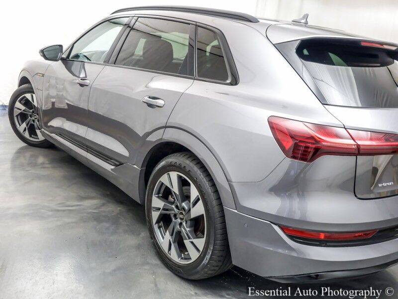 2021 Audi e-tron Premium PRICE INCLUDES $4000 IRS TAX CREDIT!! YOU MUST QUALIFY! Willowbrook IL