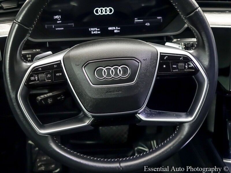 2021 Audi e-tron Premium PRICE INCLUDES $4000 IRS TAX CREDIT!! YOU MUST QUALIFY! Willowbrook IL