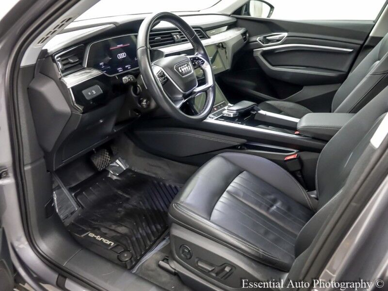 2021 Audi e-tron Premium PRICE INCLUDES $4000 IRS TAX CREDIT!! YOU MUST QUALIFY! Willowbrook IL