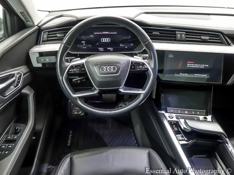 2021 Audi e-tron Premium PRICE INCLUDES $4000 IRS TAX CREDIT!! YOU MUST QUALIFY! Willowbrook IL