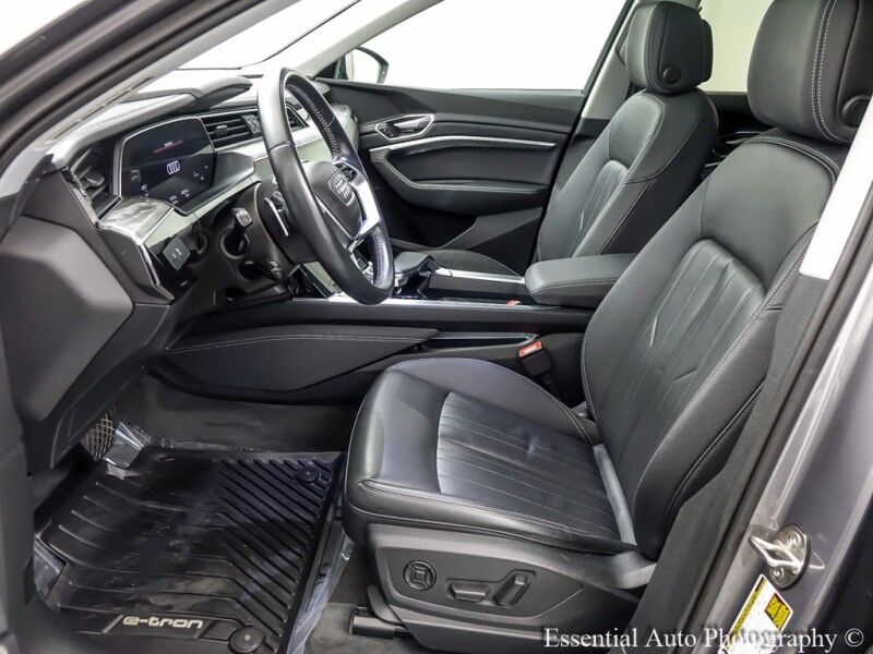 2021 Audi e-tron Premium PRICE INCLUDES $4000 IRS TAX CREDIT!! YOU MUST QUALIFY! Willowbrook IL