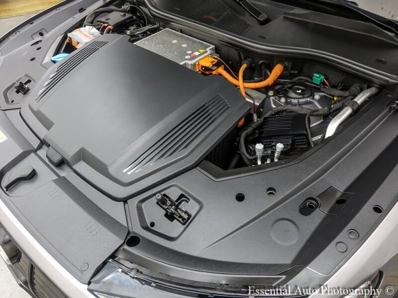 2021 Audi e-tron Premium PRICE INCLUDES $4000 IRS TAX CREDIT!! YOU MUST QUALIFY! Willowbrook IL