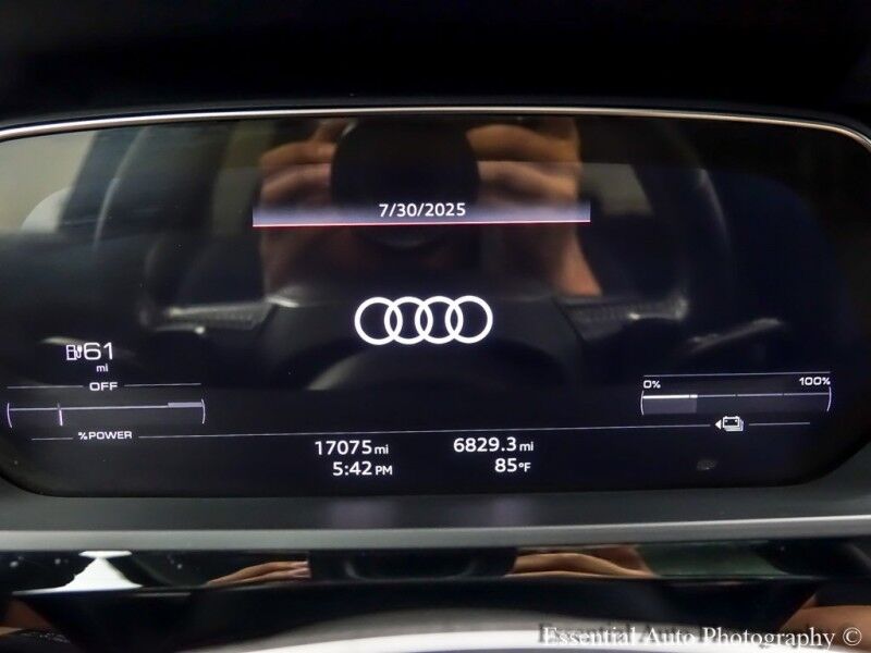2021 Audi e-tron Premium PRICE INCLUDES $4000 IRS TAX CREDIT!! YOU MUST QUALIFY! Willowbrook IL
