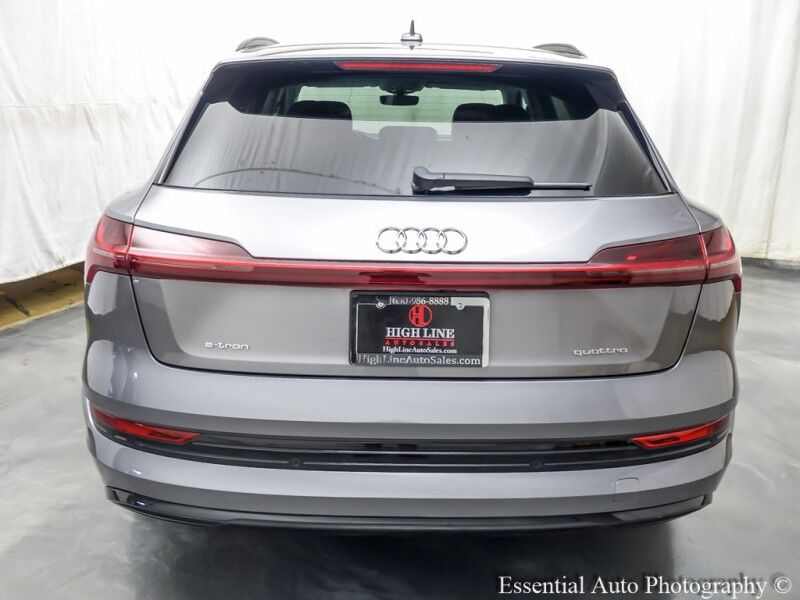 2021 Audi e-tron Premium PRICE INCLUDES $4000 IRS TAX CREDIT!! YOU MUST QUALIFY! Willowbrook IL