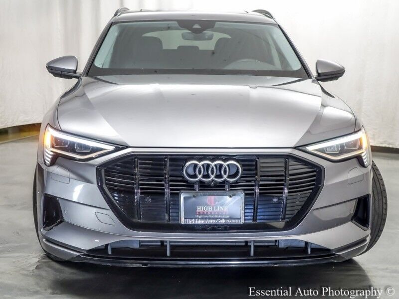 2021 Audi e-tron Premium PRICE INCLUDES $4000 IRS TAX CREDIT!! YOU MUST QUALIFY! Willowbrook IL