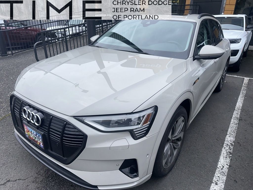 2021 Audi e-tron Premium Plus