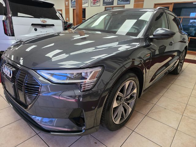 2021 Audi e-tron Premium Plus quattro