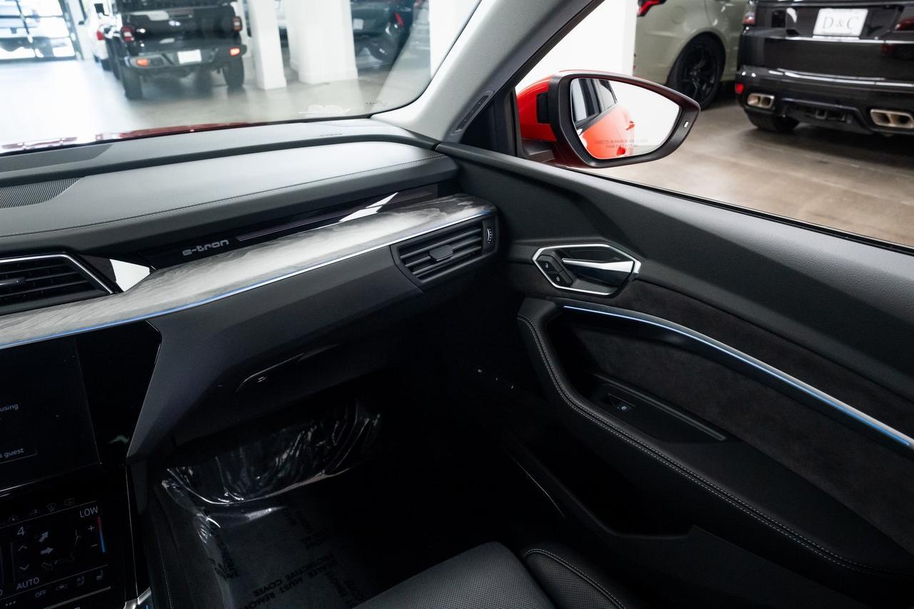 2021 Audi e-tron Prestige 1 Owner Black Optic Package Ambient Interior Light Portland OR
