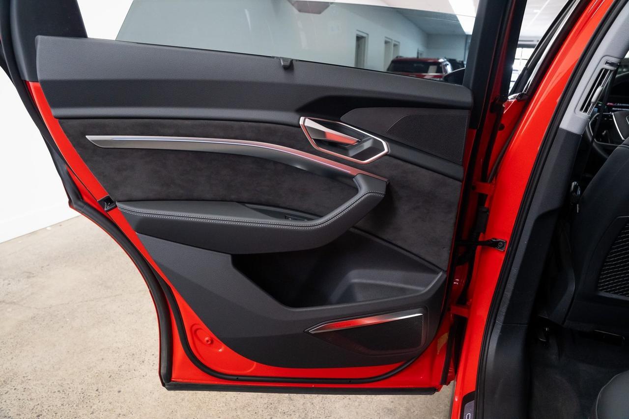 2021 Audi e-tron Prestige 1 Owner Black Optic Package Ambient Interior Light Portland OR
