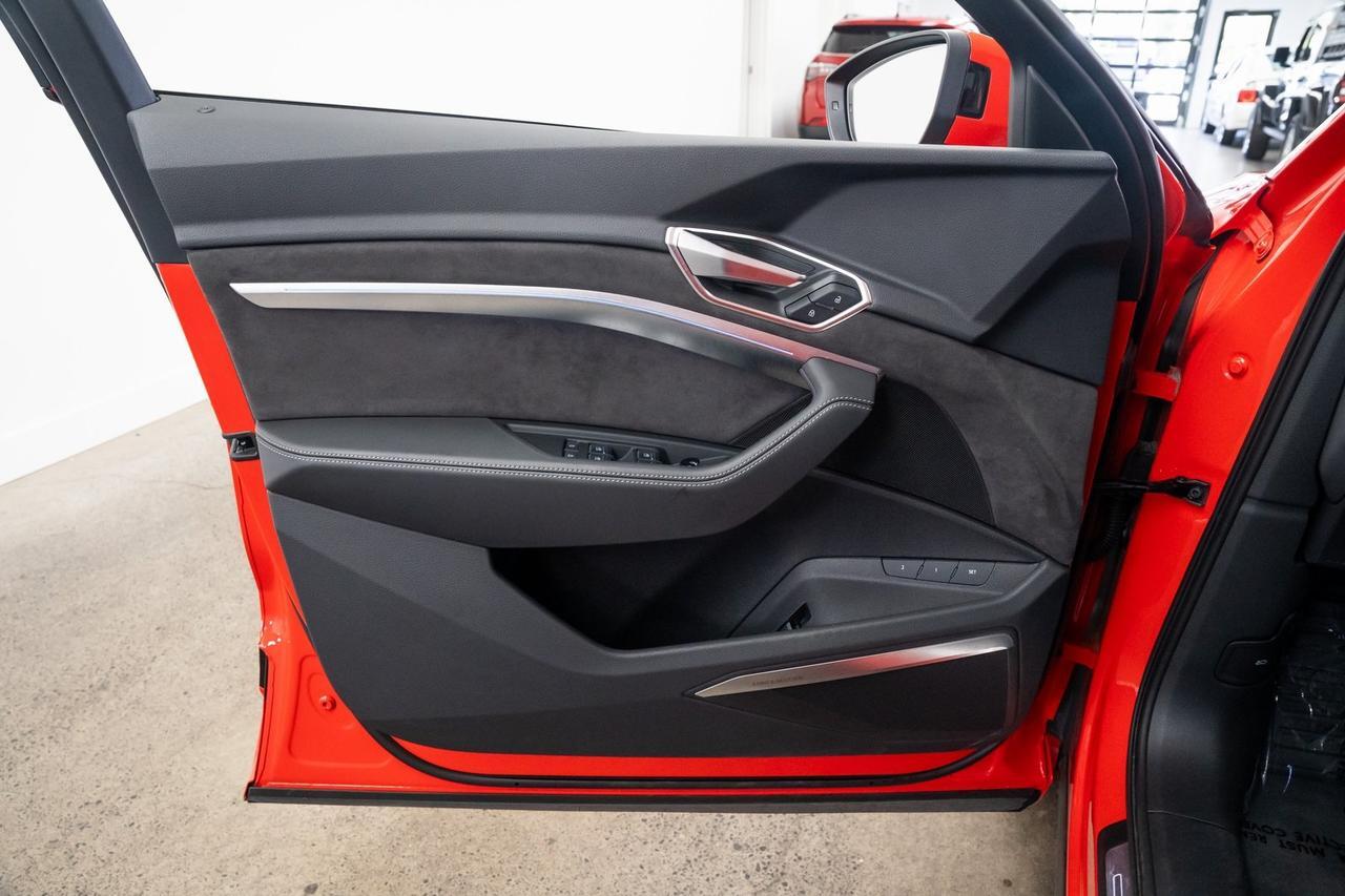 2021 Audi e-tron Prestige 1 Owner Black Optic Package Ambient Interior Light Portland OR
