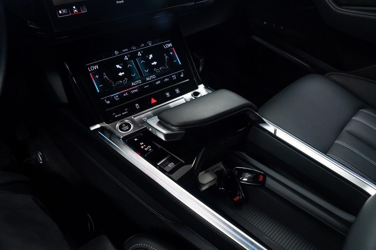 2021 Audi e-tron Prestige 1 Owner Black Optic Package Ambient Interior Light Portland OR